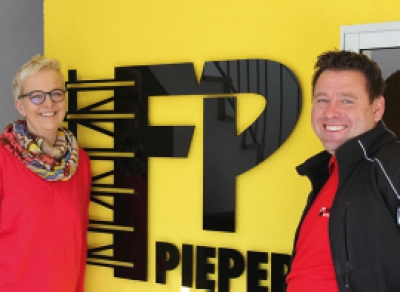 Die Dachdeckermeister Susanne Pieper und Björn Noethen sind sich einig über die Zukunft der Firma Pieper Dach- und Fassadenbau.